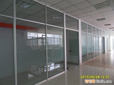 供應(yīng)鑫興奧達(dá)高隔間鋁型材 打造現(xiàn)代空間靈活分隔的專業(yè)選擇